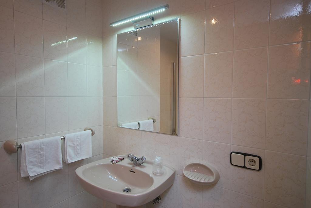 Hotel Principado De Europa Arenas De Cabrales Kültér fotó