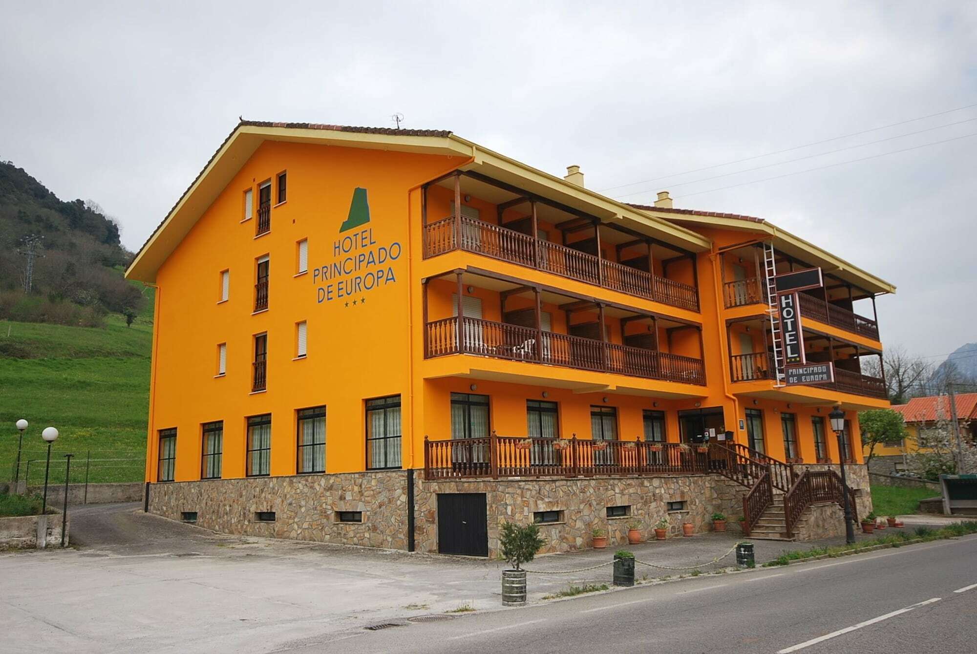 Hotel Principado De Europa Arenas De Cabrales Kültér fotó