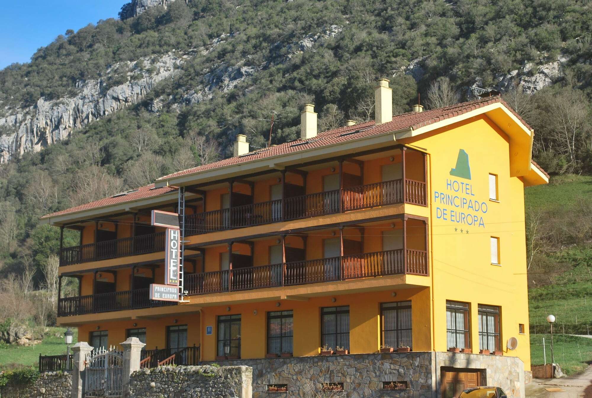 Hotel Principado De Europa Arenas De Cabrales Kültér fotó